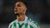 Antony tem casa roubada durante jogo do Betis na Champions: “Frustração”