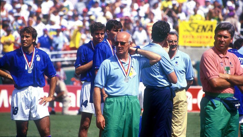 Arrigo Sacchi e Carlo Ancelotti (direita) pela seleção da Itália • Alessandro Sabattini/Getty Images