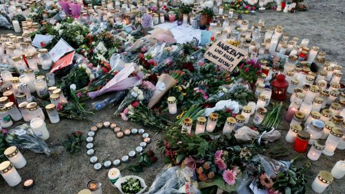 Homenagem a vítimas de ataque em Orebro.