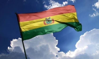 Centrista lidera votação na Bolívia; segundo turno é provável, diz TV local