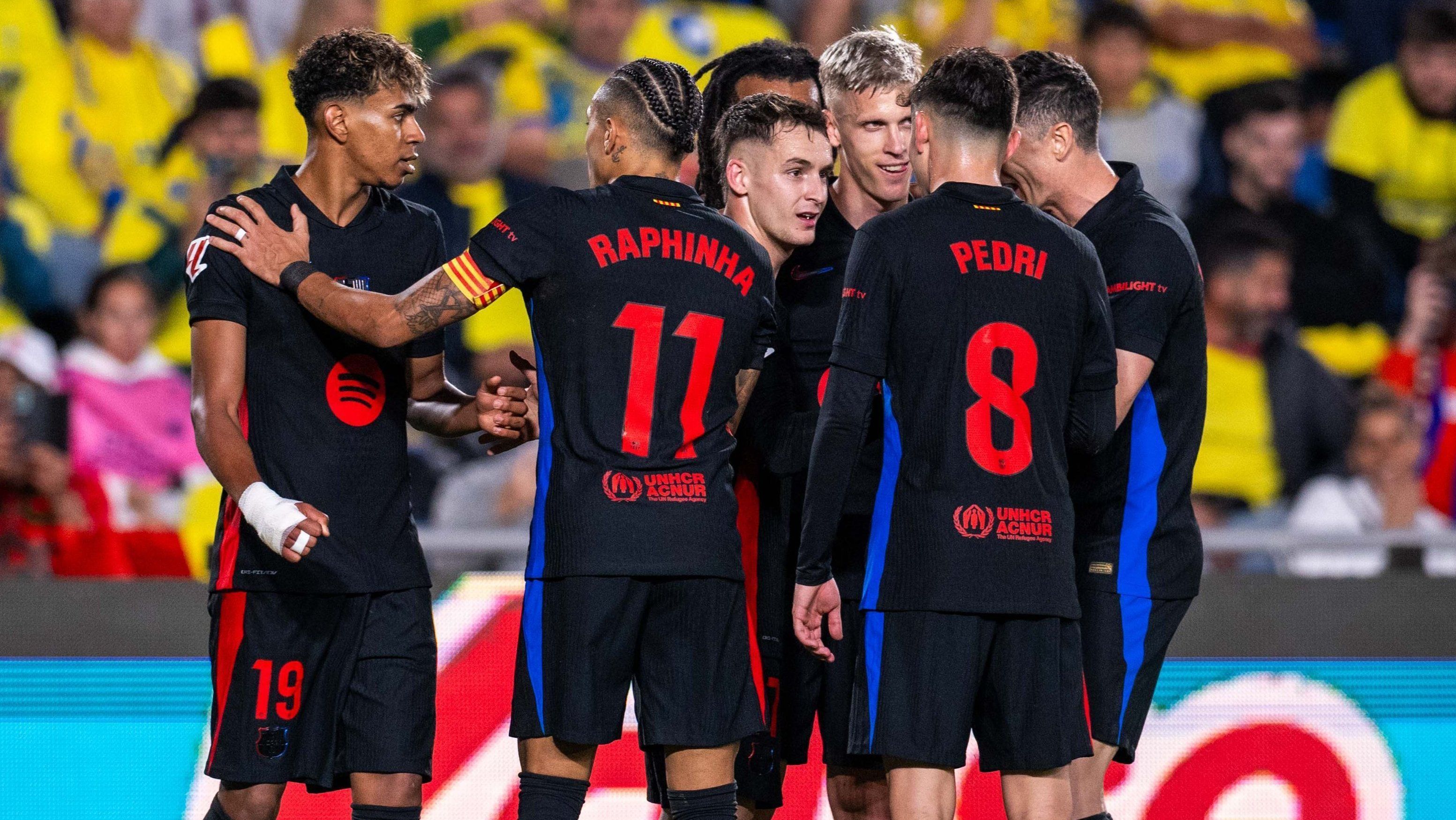 Jogadores do Barcelona celebram a vitória sobre o Las Palmas pela LaLiga