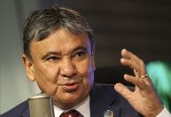 Ter carteira assinada não impede acesso ao Bolsa Família, diz ministro