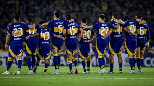 Jogadores do Boca Juniors durante a disputa de pênaltis contra o Alianza Lima