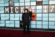 Vencedor do Oscar Bong Joon Ho retorna aos cinemas com "Mickey 17"