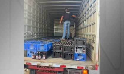 Polícia apreende milhares de garrafas de cerveja falsificada no Rio