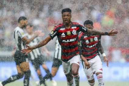 Bruno Henrique comemora seu gol de pênalti na final entre Botafogo e Flamengo