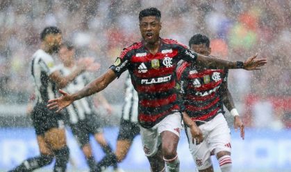 Bruno Henrique comemora seu gol de pênalti na final entre Botafogo e Flamengo