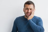 Será que você tem bruxismo e não sabe? Entenda os sinais e como identificar