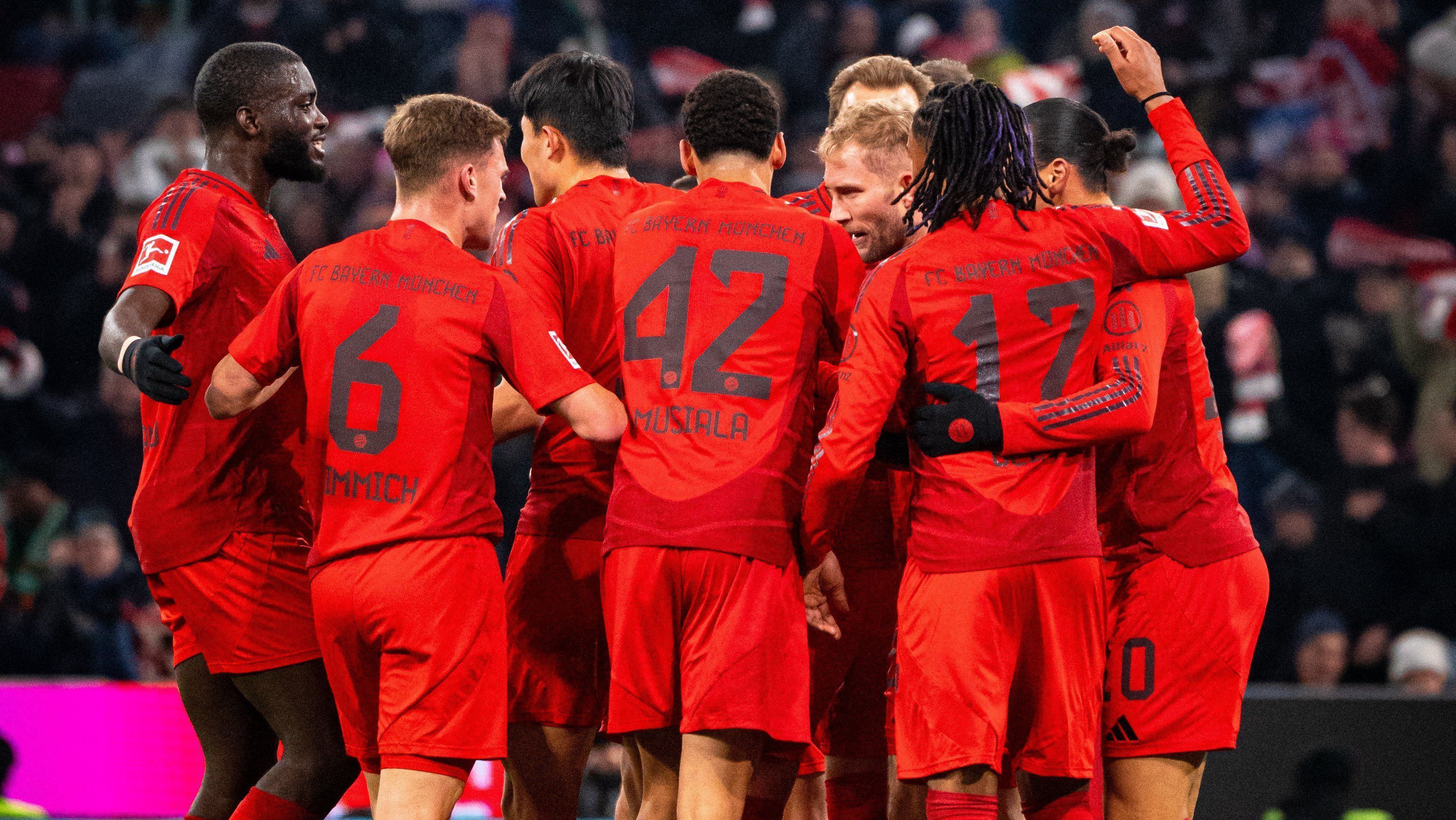 Jogadores do Bayern em partida da Bundesliga