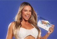 Carla Perez usa look inspirado em seu antigo programa Fantasia; veja