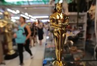 Carnaval e indicação ao Oscar movimentam vendas na rua 25 de Março