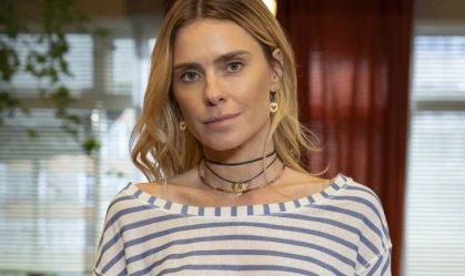 "Vale Tudo": Carolina Dieckmmann posa com novo visual de Leila; veja