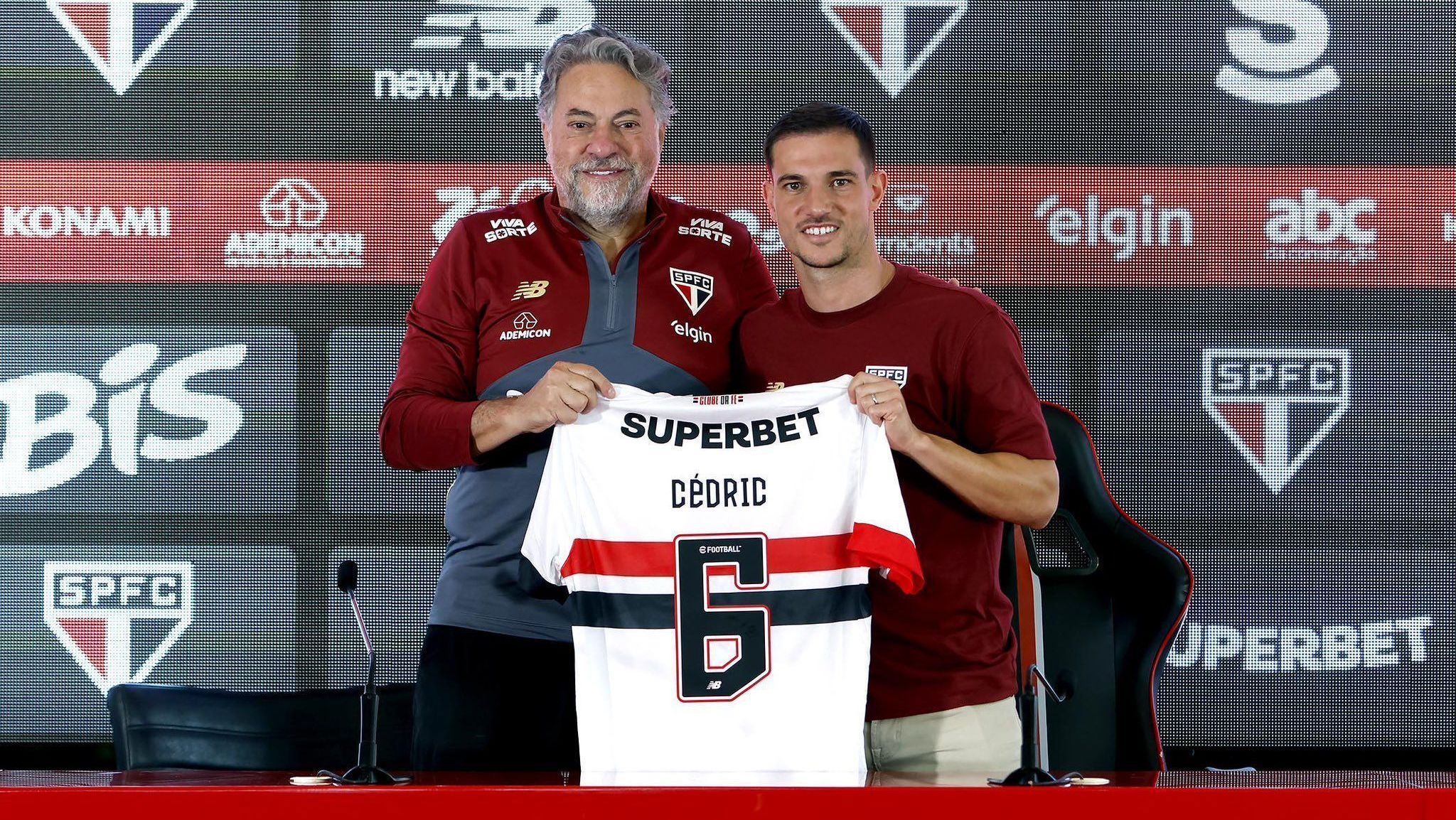 Cedric Soares foi apresentado no São Paulo
