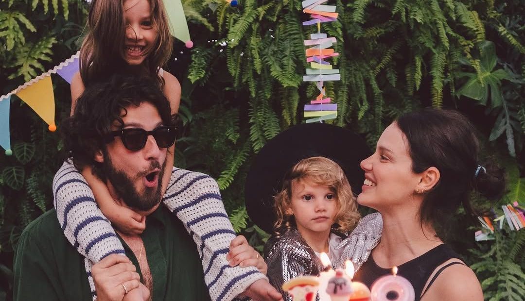 Chay Suede, Laura Neiva e filhos
