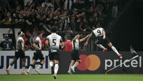 Yuri Alberto marcou dois e ajudou Corinthians a se classificar na Libertadores
