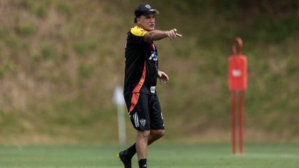 Técnico Cuca em treino do Atlético-MG