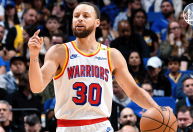 Astro da NBA encerra longa parceria com fornecedora de material esportivo