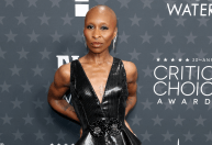 Cynthia Erivo relembra decisão de raspar cabelo para "Wicked": "Vulnerável"