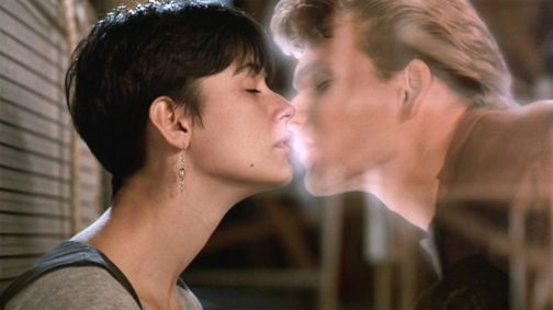 Demi Moore como Molly Jensen e Patrick Swayze como Sam em Ghost
