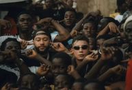 Memphis Depay e MC Hariel cantam em aniversário do craque do Corinthians