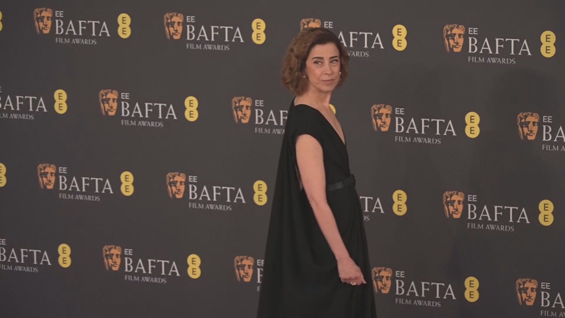 Detalhe do look de Fernanda Torres no Bafta 2025