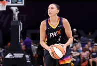 Seis vezes campeã olímpica, maior cestinha da WNBA anuncia aposentadoria