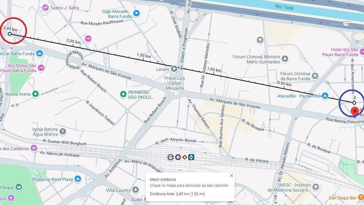Círculo vermelho, à esquerda, mostra o local onde o avião caiu nesta sexta-feira na Barra Funda, zona oeste de São Paulo; círculo azul, à direita, mostra local do acidente com helicóptero em março de 2023 • Reprodução/Google Maps