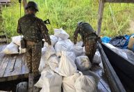 Exército apreende uma tonelada de maconha no casco de barco no AM