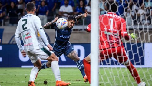 Dudu marca pelo Cruzeiro contra o Uberlândia