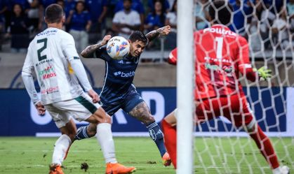 Dudu marca pelo Cruzeiro contra o Uberlândia