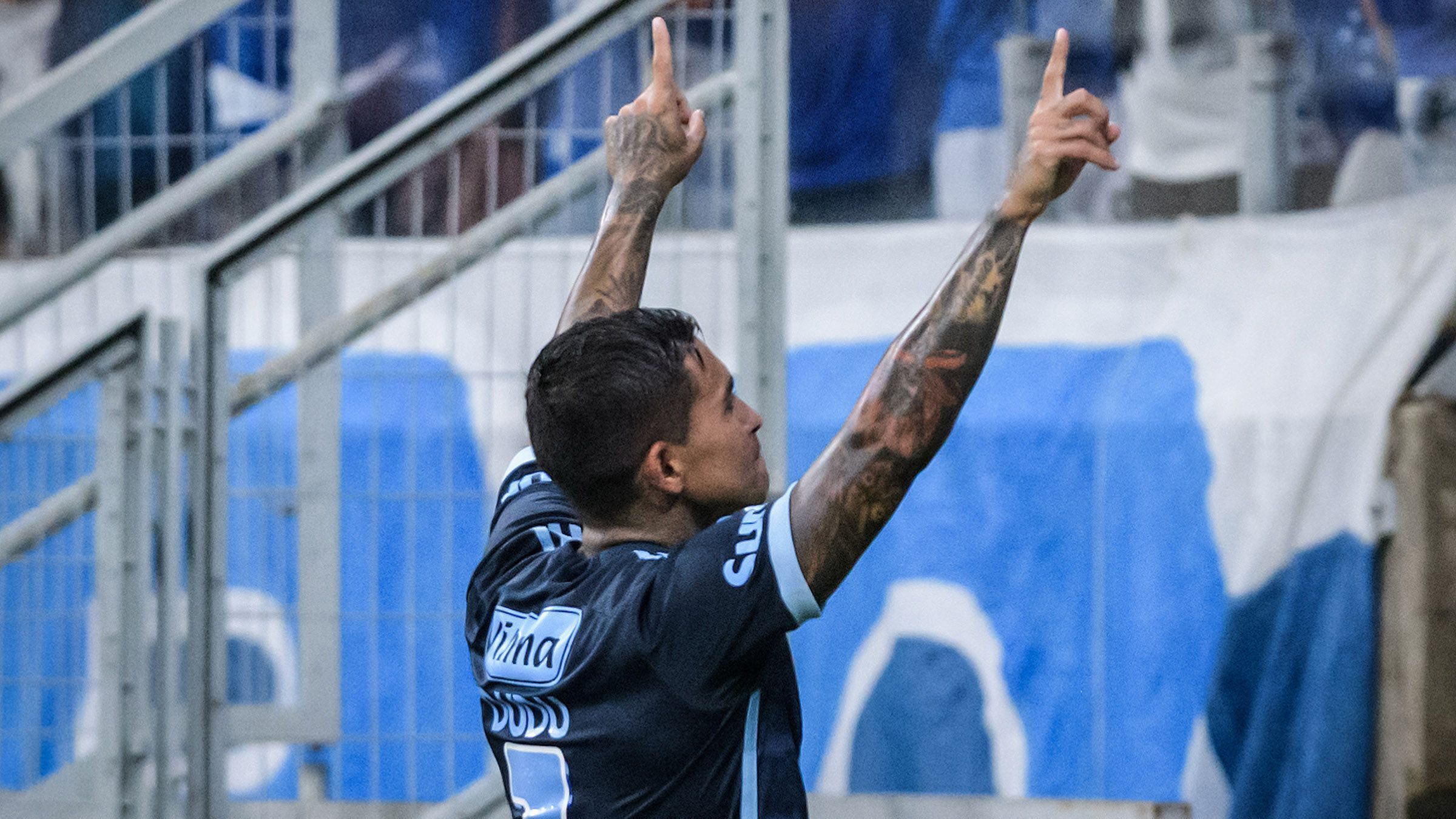 Dudu comemorando gol sobre o Uberlândia neste domingo (2)