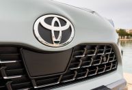Toyota anuncia recall no Brasil para RAV4 PHEV e GR Corolla; entenda