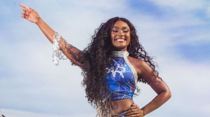 Érika Januza é rainha de bateria da Unidos do Viradouro