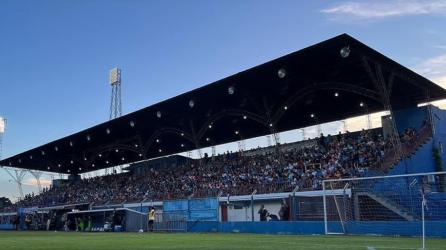 Estádio Os Pioneiros, casa do Azuriz