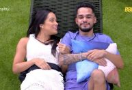 BBB25: João Pedro flerta com Eva: "Tem prova de amor maior que essa?"