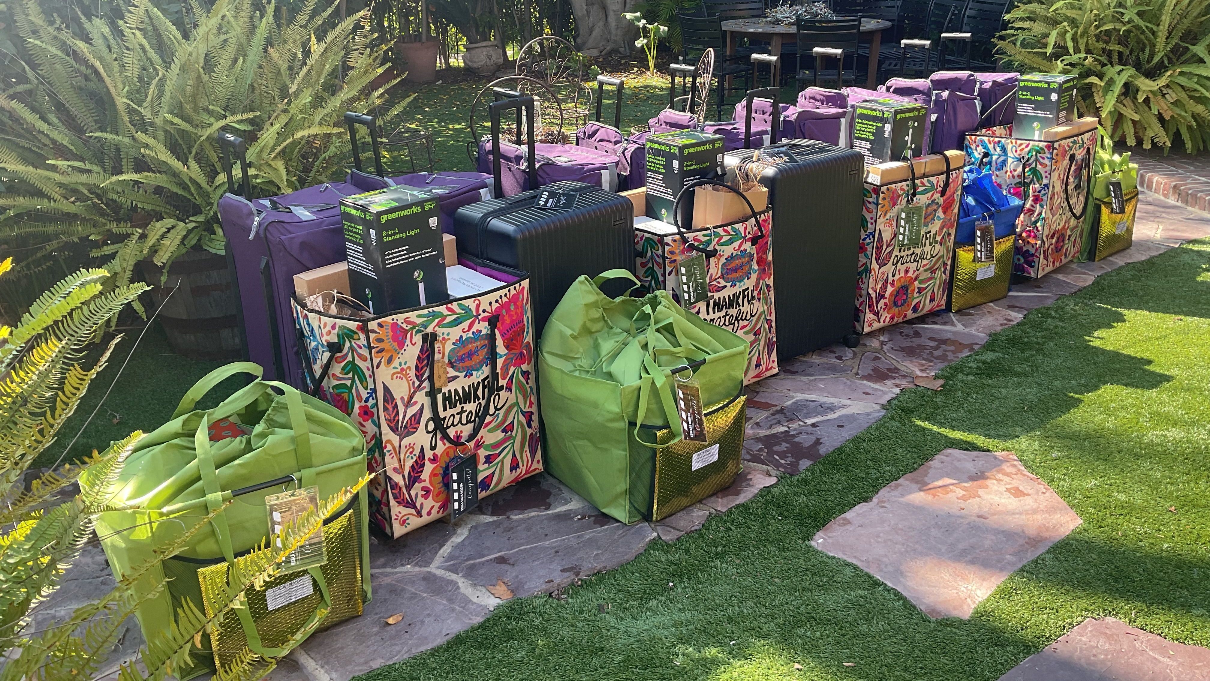 Independente de serem escolhidos para levar a estatueta para casa ou não, os 25 escolhidos pela empresa de marketing Distinctive Assets ganharão inúmeros presentes