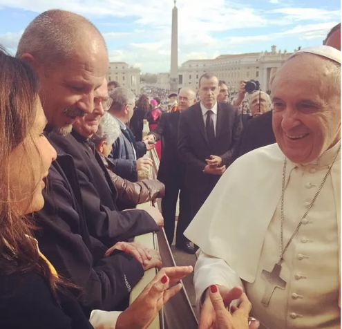 Fafá de Belém encontrou com o Papa Francisco em 2014 • Reprodução/Fafá de Belém