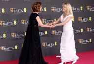 Bafta 2025: web vibra com Fernanda e Pamela Anderson: "Melhores amigas"