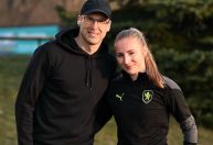Filha de ídolo do Chelsea estreia na seleção sub-17 da República Tcheca