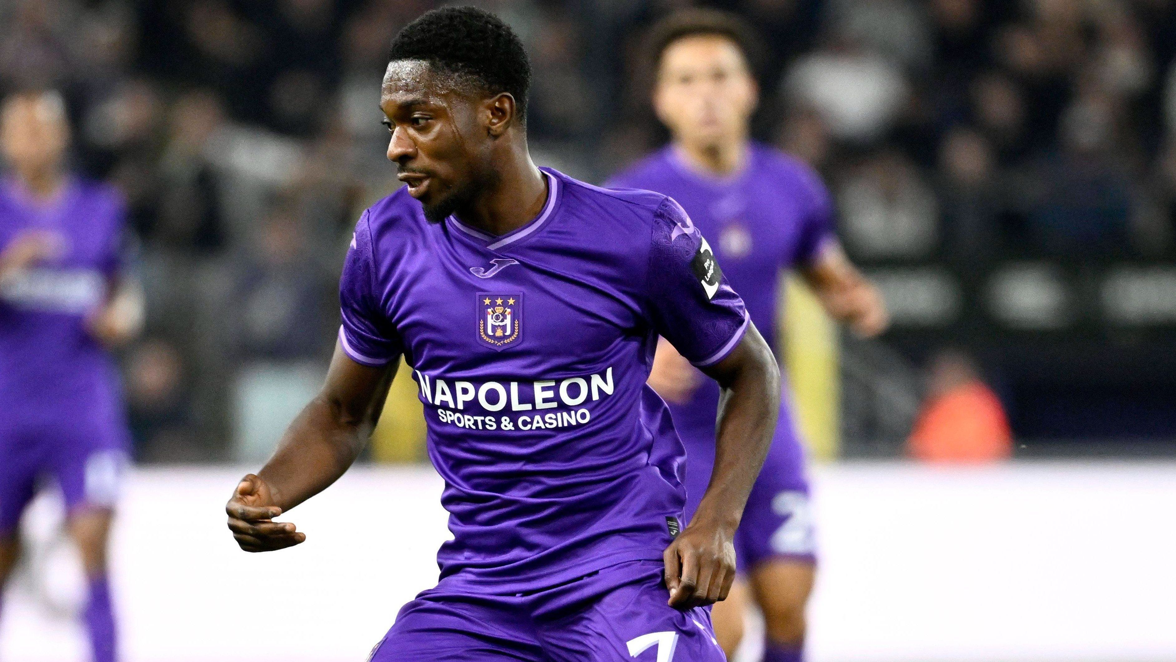 Francis Amuzu em jogo do Anderlecht