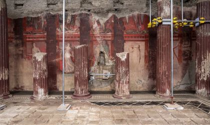 Raro friso em Pompeia revela rituais secretos de culto a deus do vinho