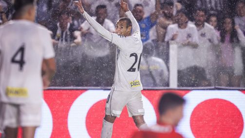 Gabriel Bontempo anotou um dos gols do Santos na Vila Belmiro contra o São Paulo