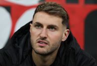 Milan contrata atacante mexicano Santiago Giménez, do Feyenoord