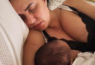 Graciele Lacerda dorme sozinha pela primeira vez com a filha