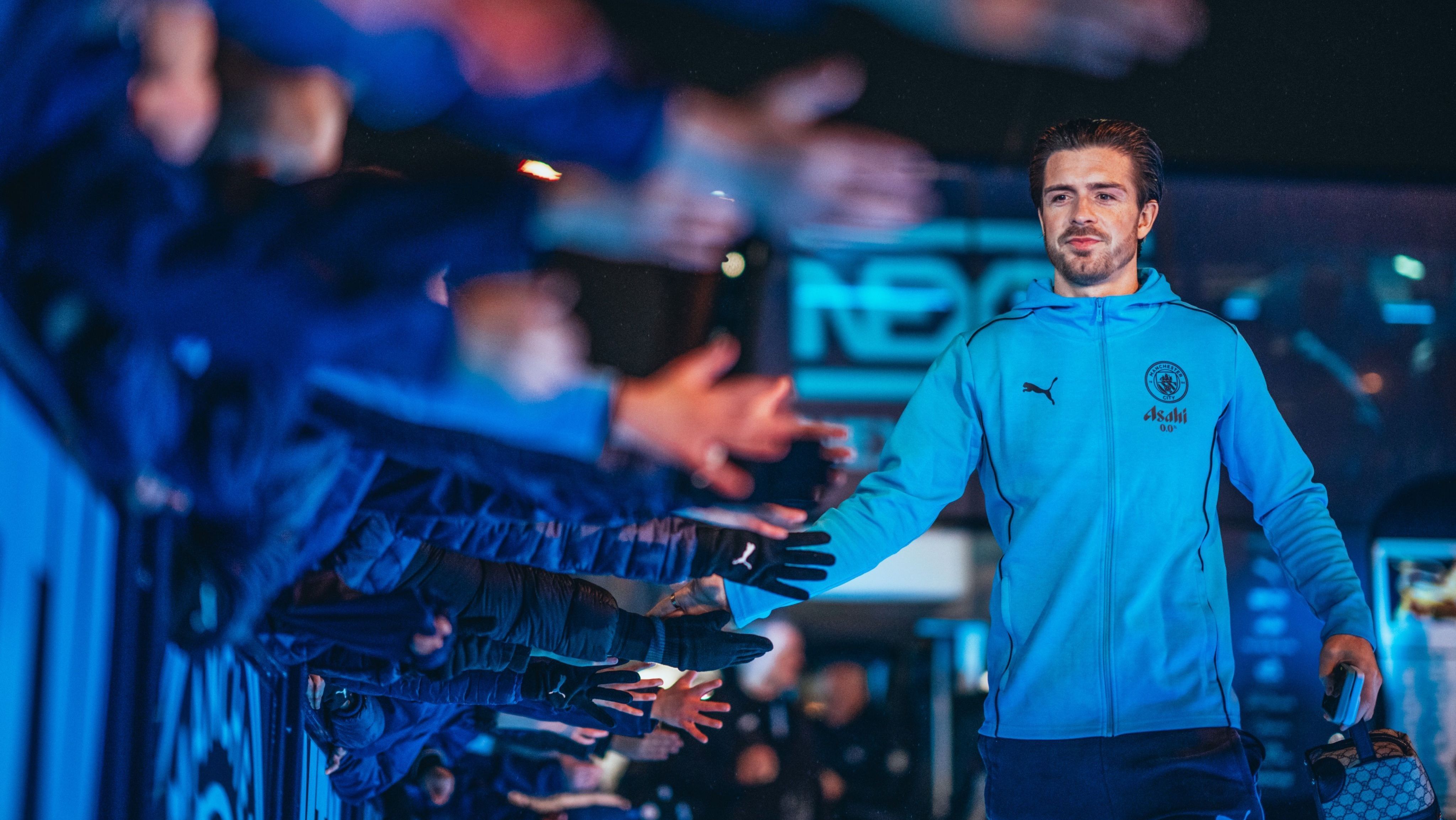 Grealish em chegada ao Etihad Stadium