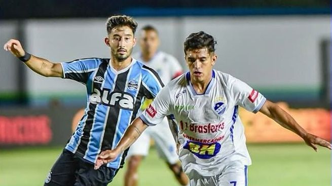 Lance de São Raimundo x Grêmio pela Copa do Brasil