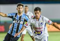 Nos pênaltis, Grêmio vence São Raimundo e se classifica na Copa do Brasil