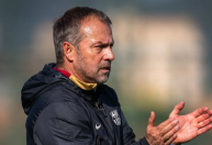 Flick é cauteloso ao falar sobre renovação com Barcelona: "Não é o momento"