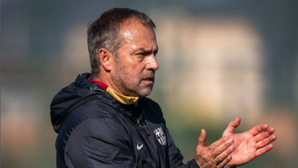 Hansi Flick durante treino do Barcelona