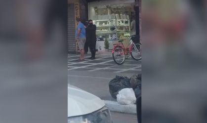 Seis criminosos roubam joalheria no Guarujá e fazem um homem refém